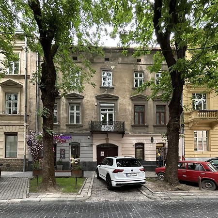Modern Apartment In The City Center Lviv Extérieur photo