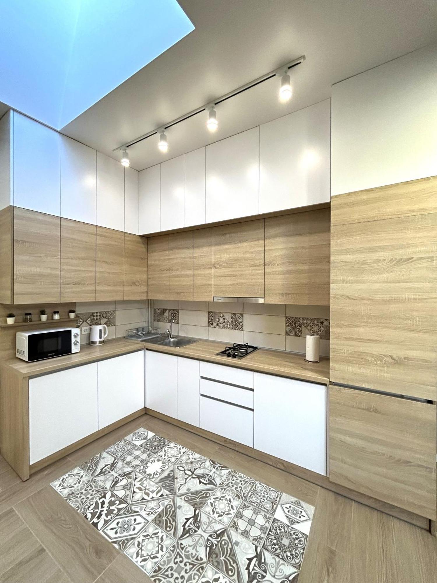 Modern Apartment In The City Center Lviv Extérieur photo