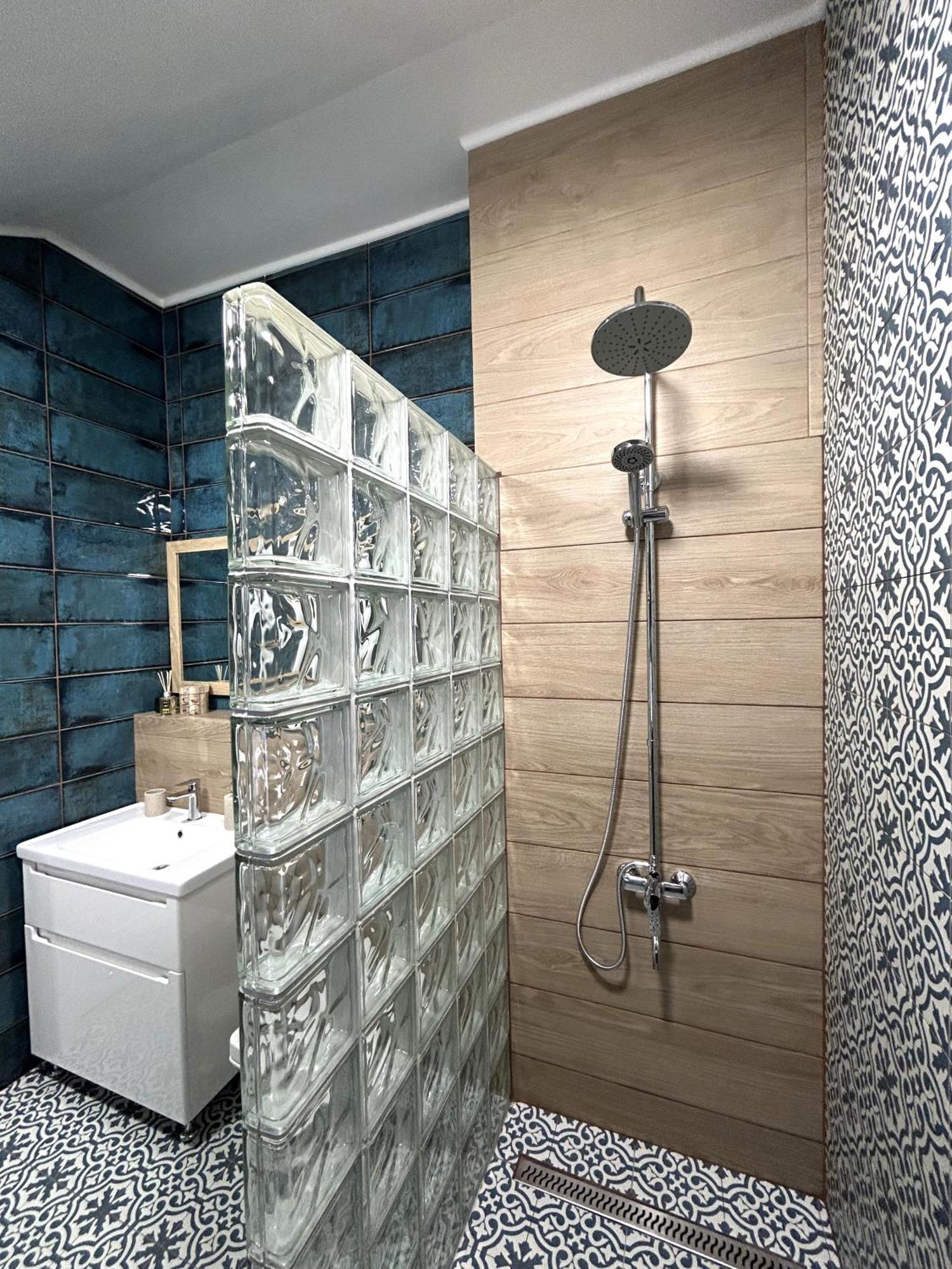 Modern Apartment In The City Center Lviv Extérieur photo