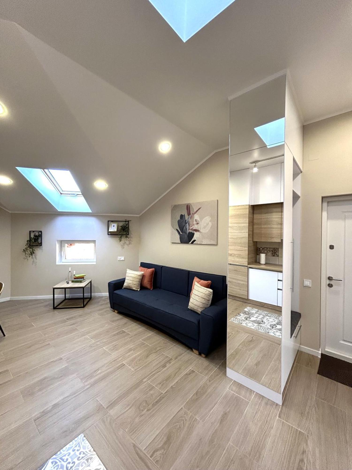 Modern Apartment In The City Center Lviv Extérieur photo