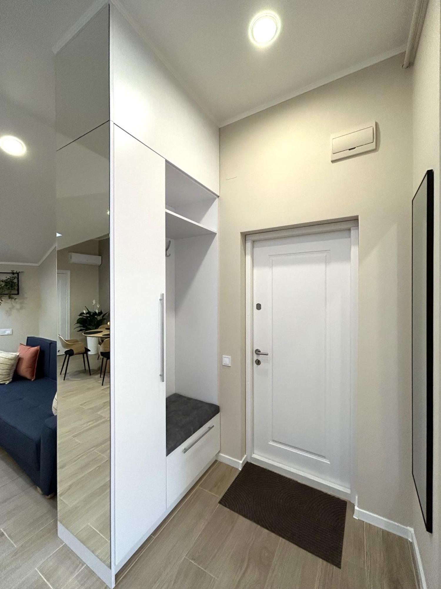 Modern Apartment In The City Center Lviv Extérieur photo
