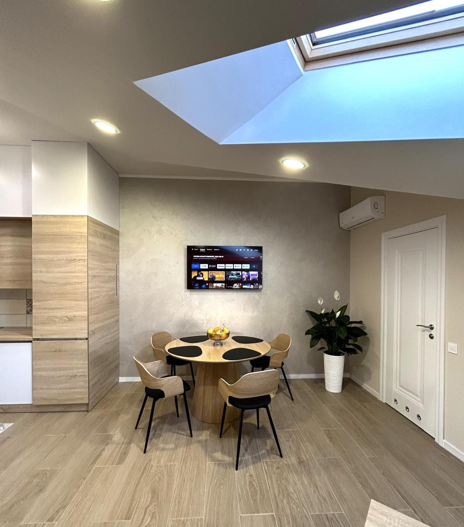 Modern Apartment In The City Center Lviv Extérieur photo