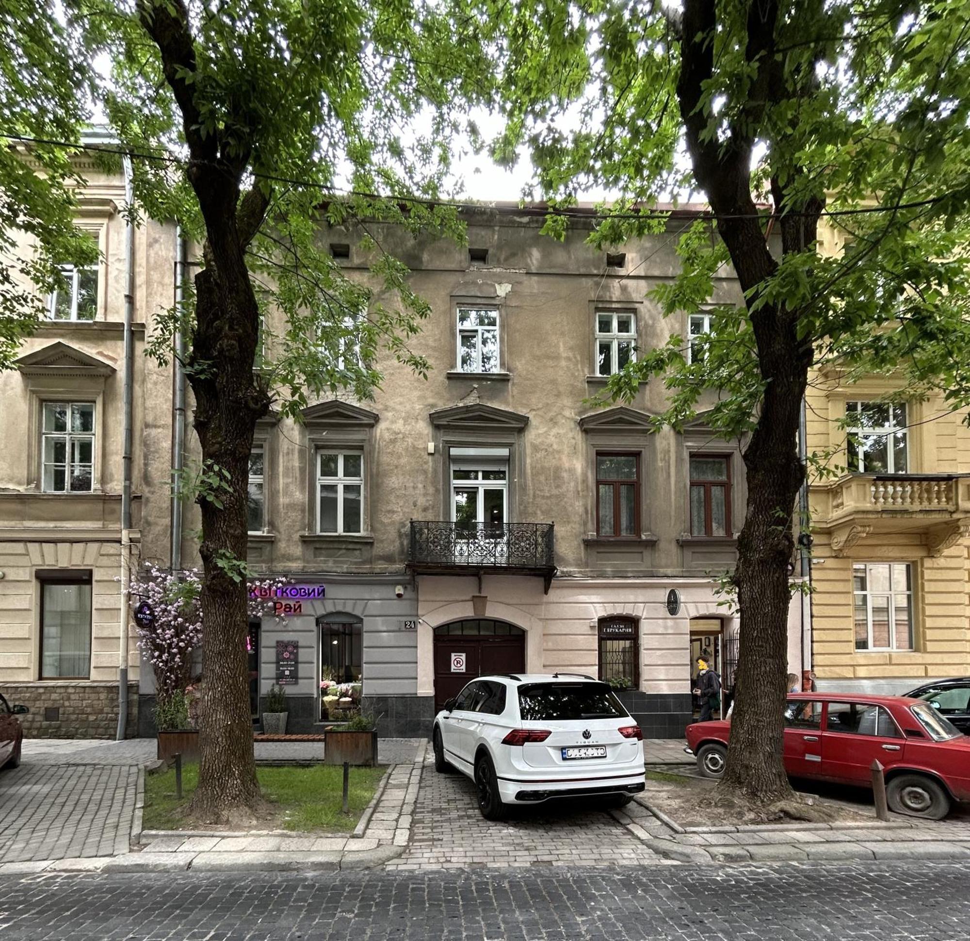 Modern Apartment In The City Center Lviv Extérieur photo
